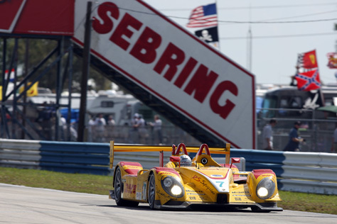 Porsche_Penske_4.jpg